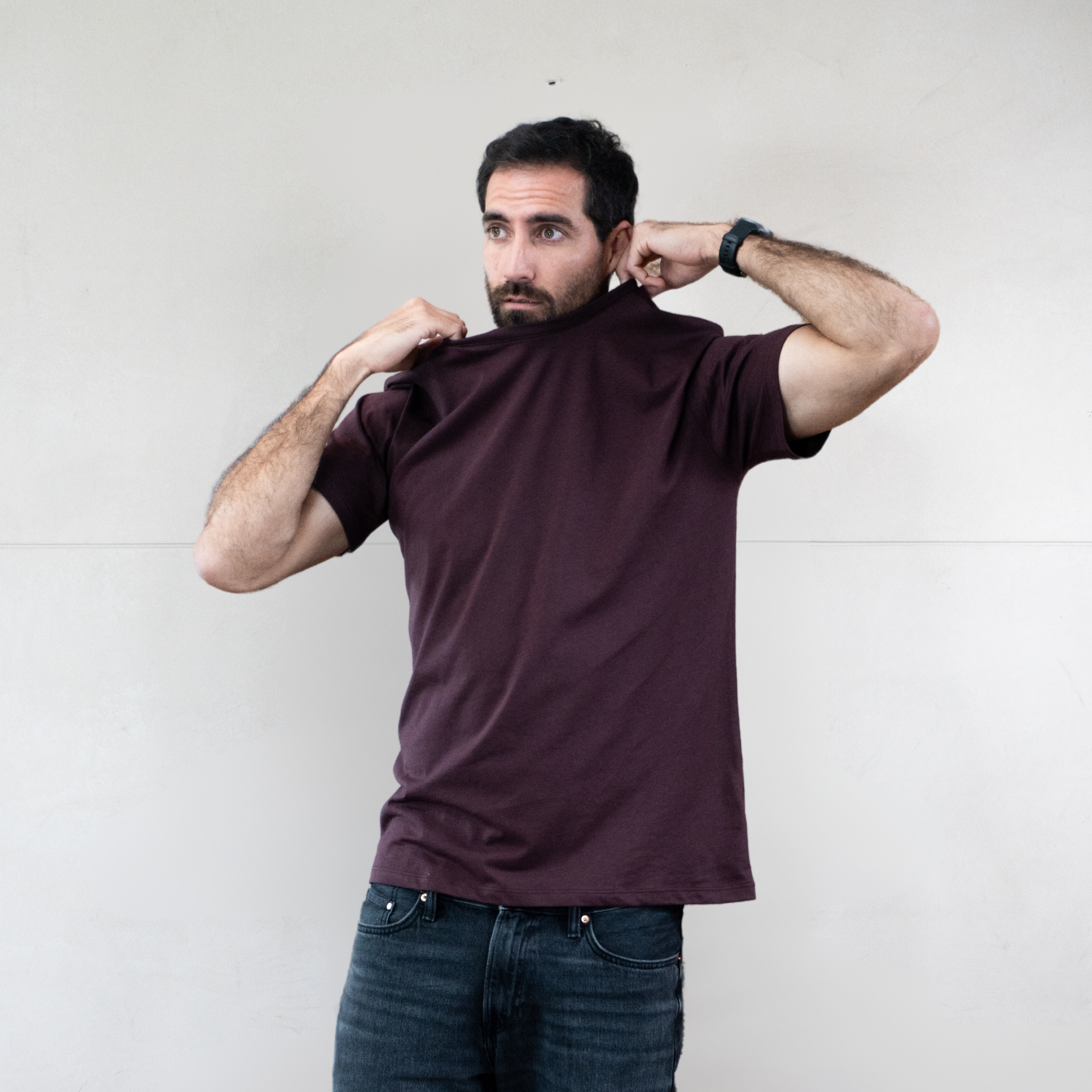 Polo_clasico_Hombre_borgona_2_3bc670e0-dbf1-40b6-9f6f-cb0631a336f3.png